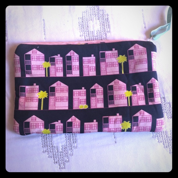 Cosmetics bag with cute pattern - Picture 1 of 5